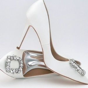 Badgley Mischka White Heels Satin “Cher” Pumps size 9.5